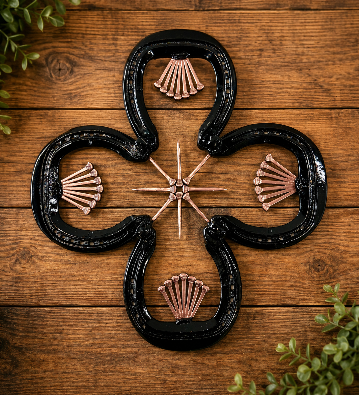 Four-Leaf Horseshoe Clover – Handcrafted Metal Wall Décor